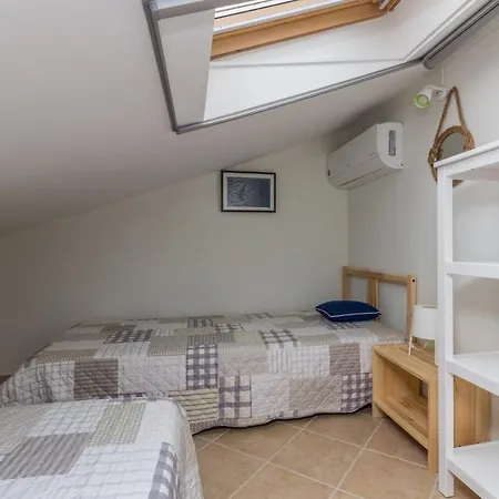 4 Bedroom Wi-fi And Shared Pool By Algarvemanta Holiday home *