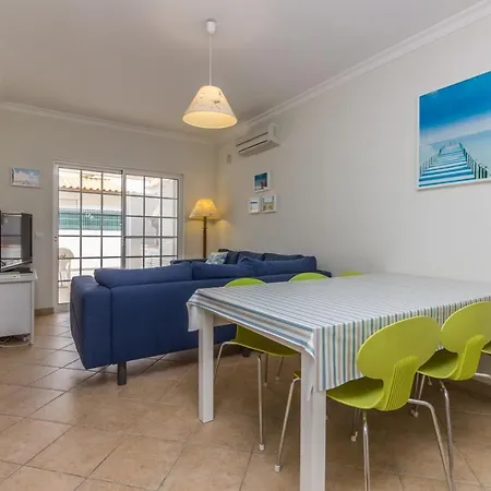 Сasa de vacaciones 4 Bedroom Wi-fi And Shared Pool By Algarvemanta *