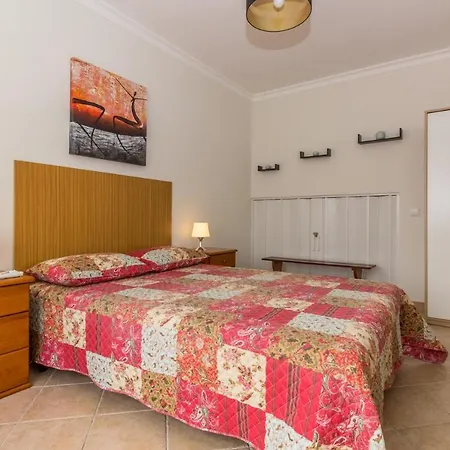 4 Bedroom Wi-fi And Shared Pool By Algarvemanta * Manta Rota