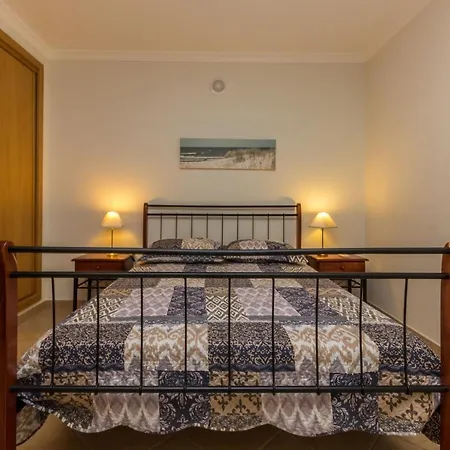 4 Bedroom Wi-fi And Shared Pool By Algarvemanta Vakantiehuis Manta Rota