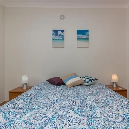 4 Bedroom Wi-fi And Shared Pool By Algarvemanta * Manta Rota