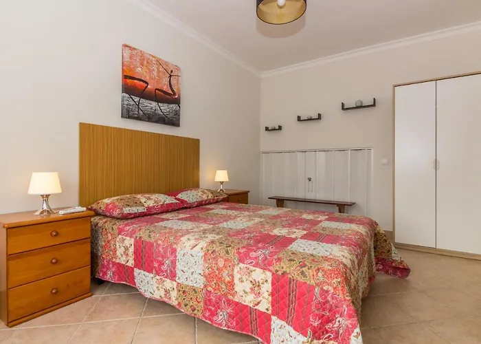 4 Bedroom Wi-fi And Shared Pool By Algarvemanta * Manta Rota