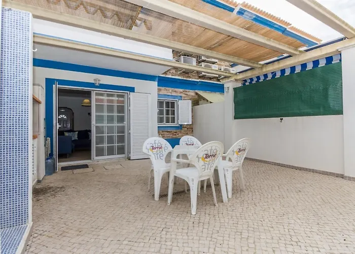 4 Bedroom Wi-fi And Shared Pool By Algarvemanta Manta Rota